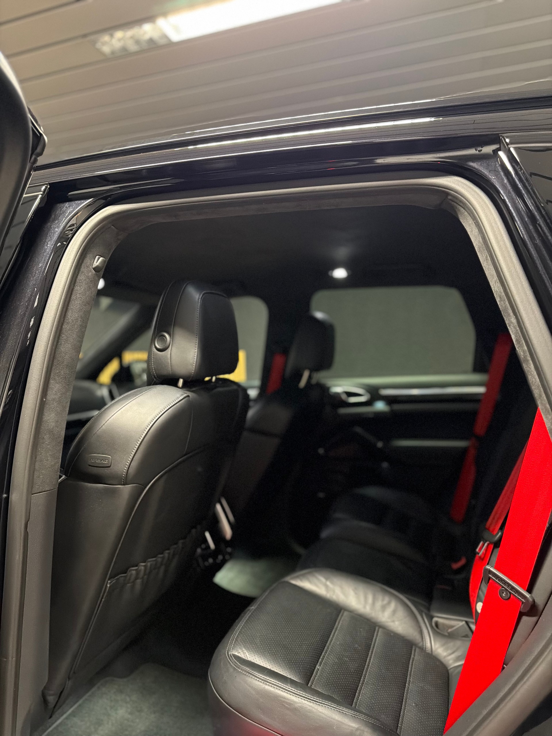PORSCHE Cayenne Turbo-image-9