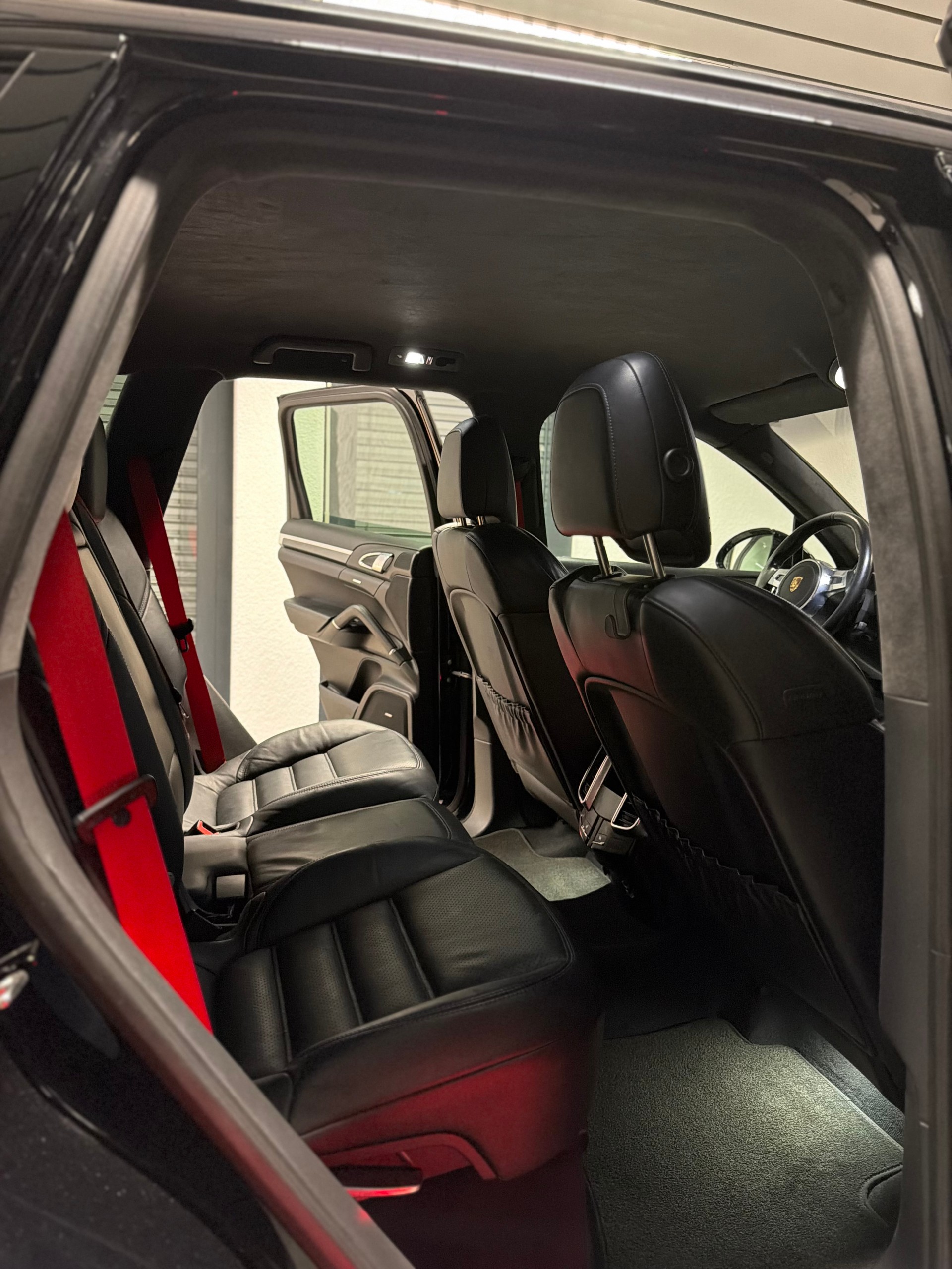 PORSCHE Cayenne Turbo-image-10