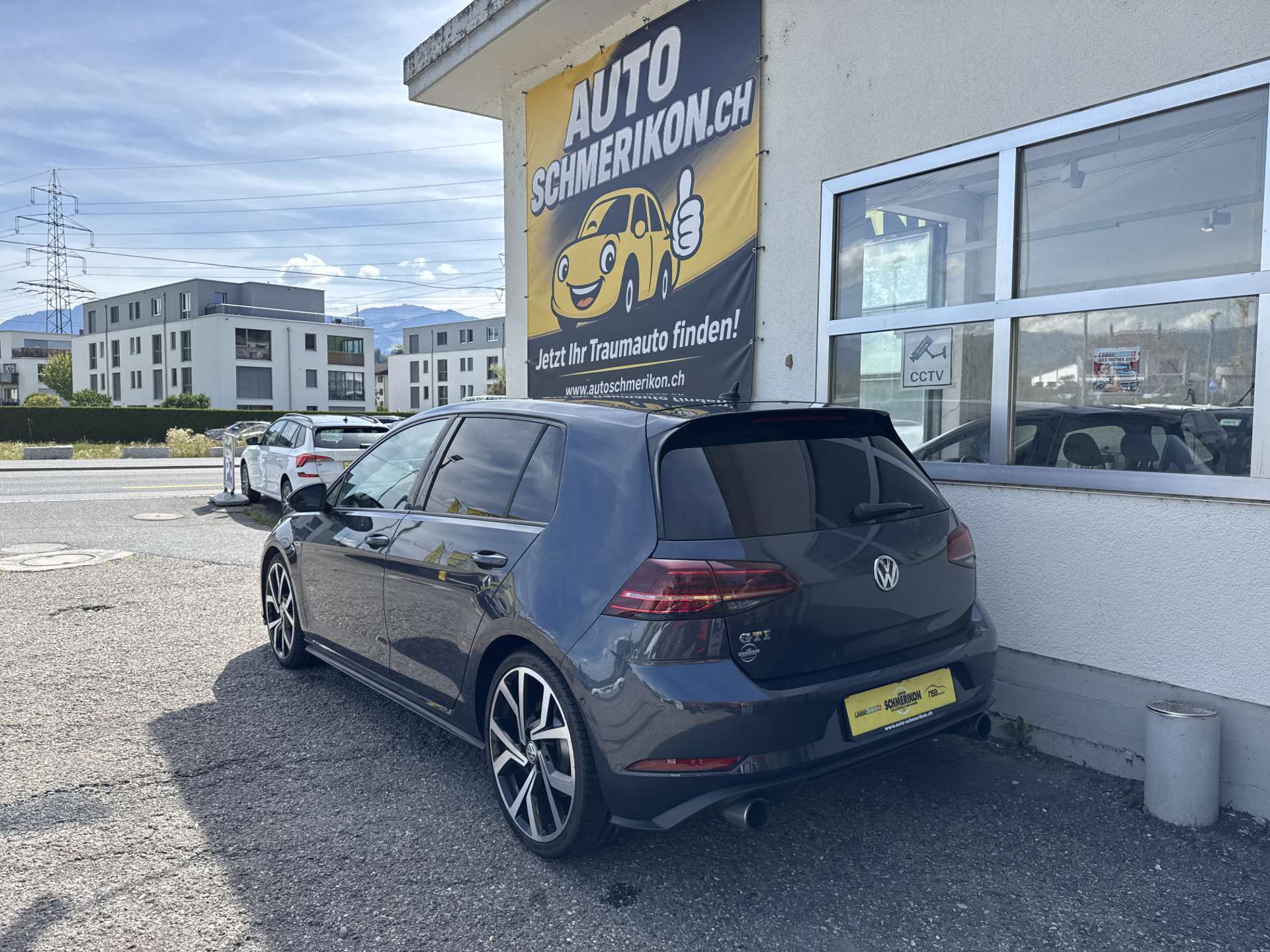 VW Golf 2.0 TSi GTi 230PS DSG-Automat-image-2
