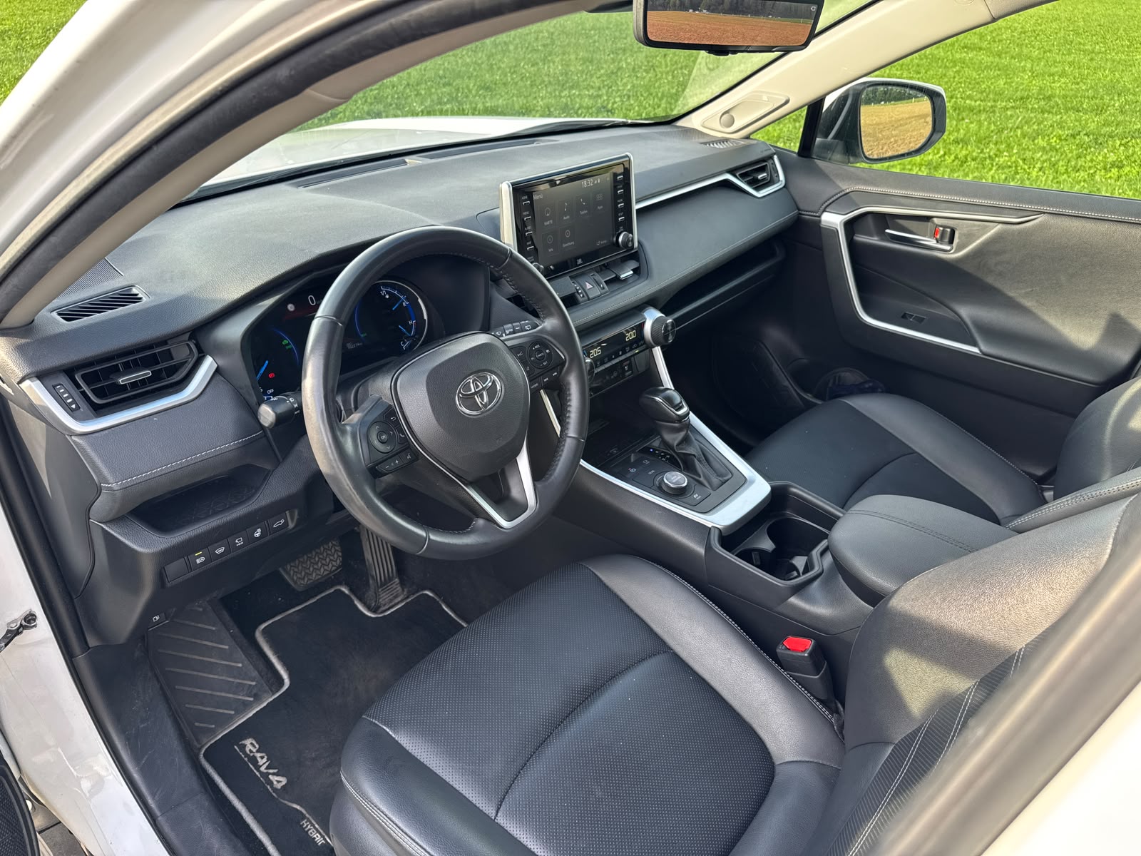 TOYOTA 2.5 HEV Premium-image-3