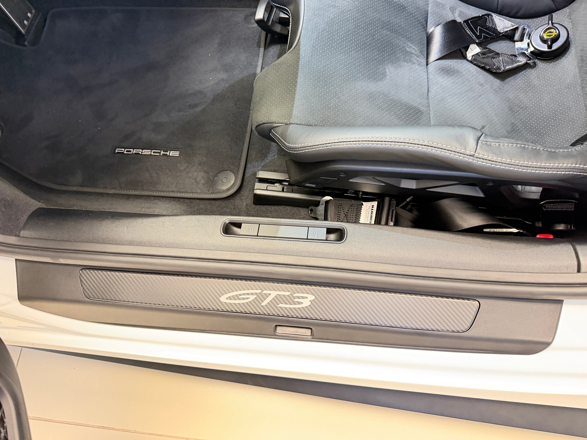 PORSCHE 911 Carrera GT3 PDK-image-12