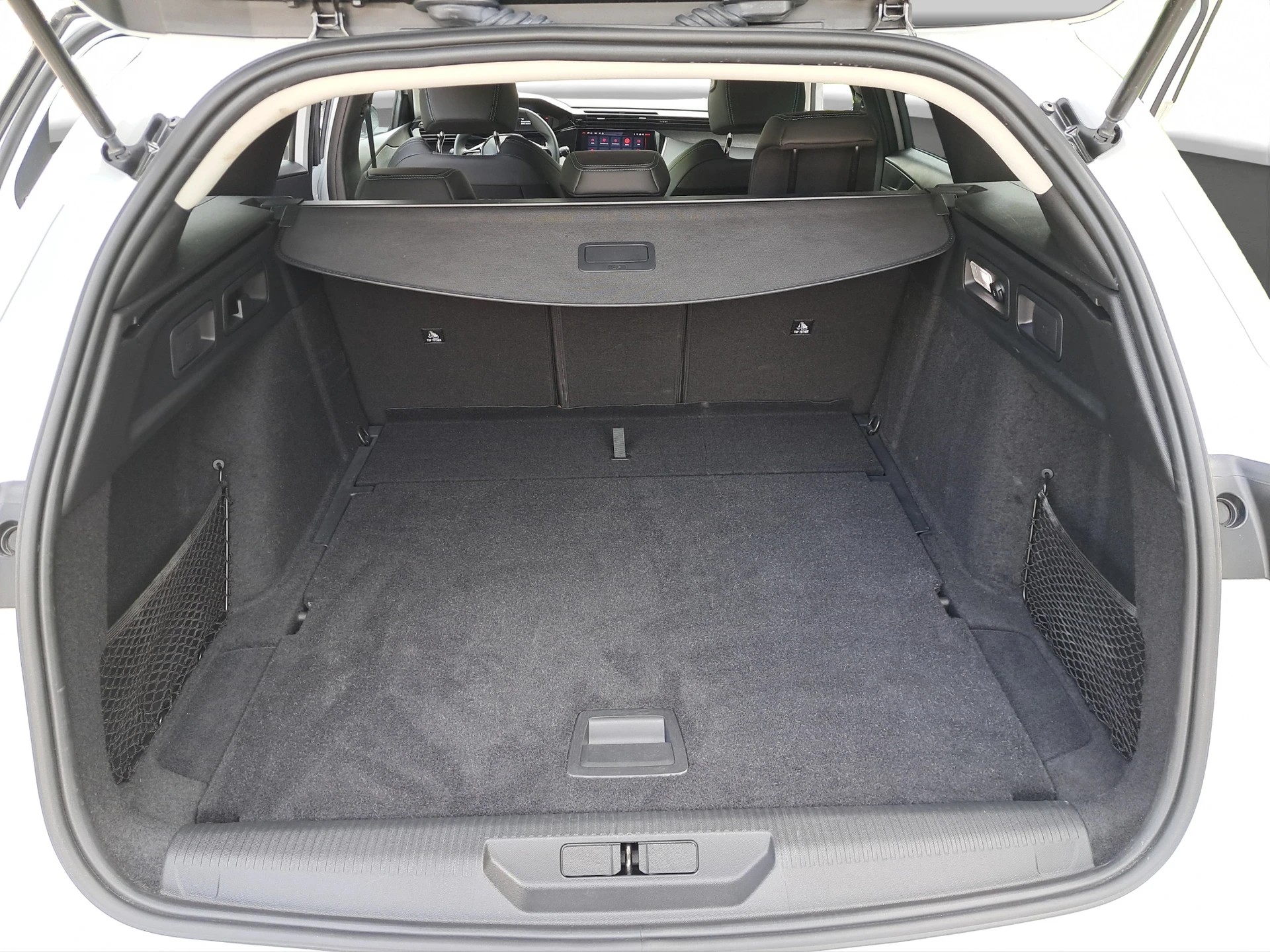 PEUGEOT 308 SW 1.5 BlueHDI Allure Pack EAT8 *Anhängerkupplung*-image-11