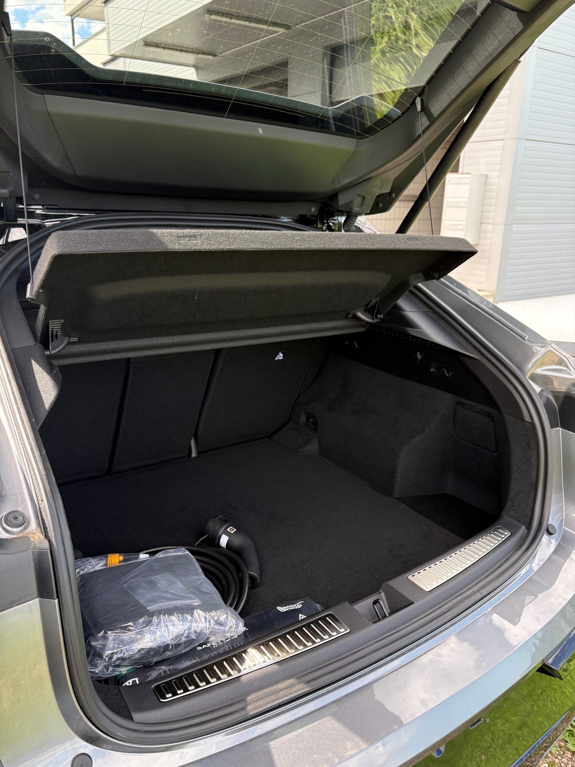 RENAULT Rafale 1.2 E-Tech Plug-in Hybrid 300 4x4 Atelier Alpine-image-3