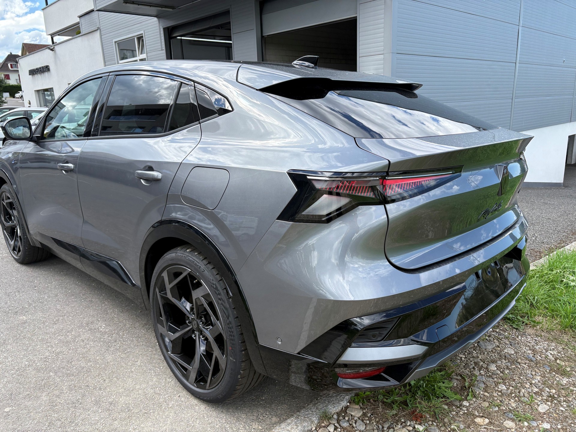 RENAULT Rafale 1.2 E-Tech Plug-in Hybrid 300 4x4 Atelier Alpine-image-2