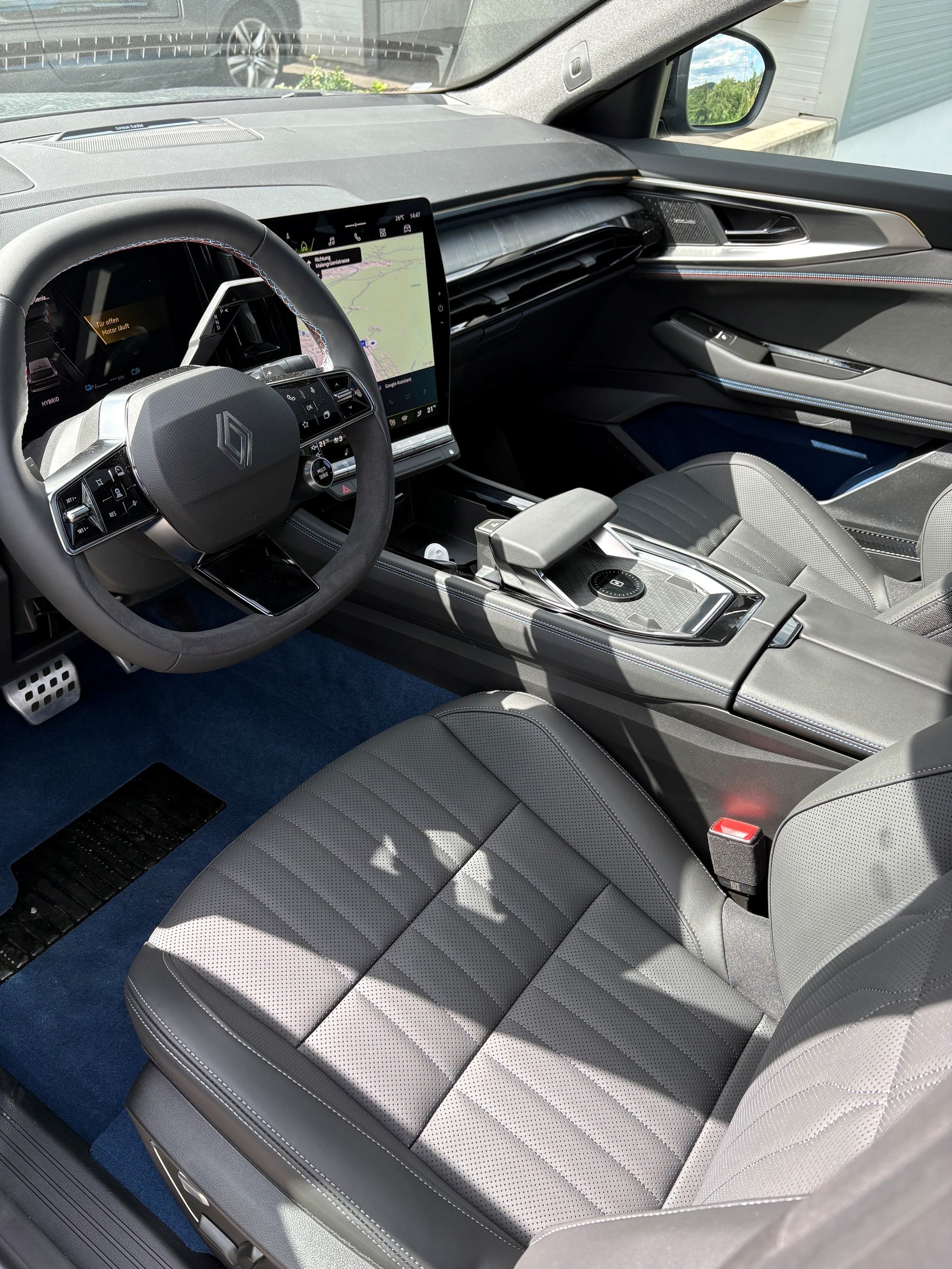 RENAULT Rafale 1.2 E-Tech Plug-in Hybrid 300 4x4 Atelier Alpine-image-5