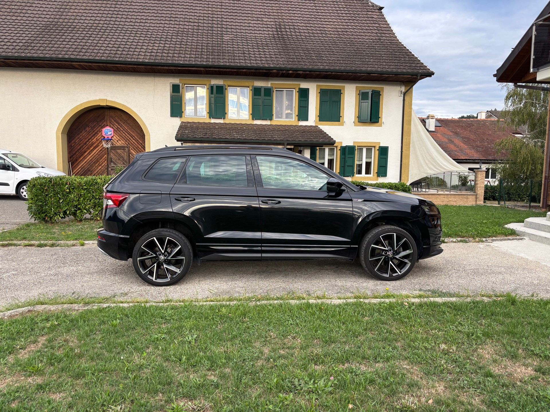 SKODA Karoq 1.5 TSI ACT SportLine DSG-image-5