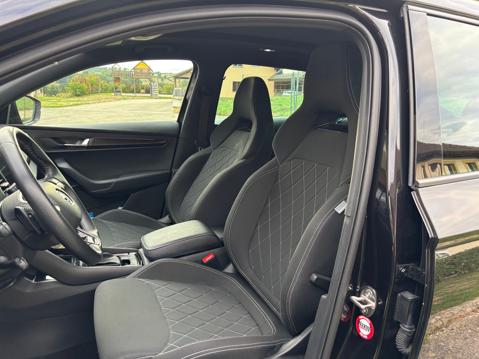 SKODA Karoq 1.5 TSI ACT SportLine DSG-image-9