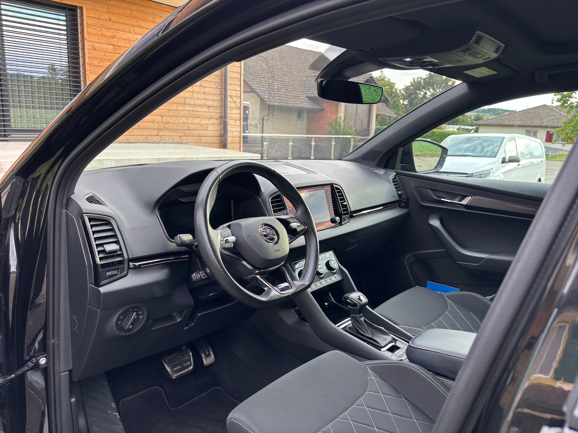 SKODA Karoq 1.5 TSI ACT SportLine DSG-image-8