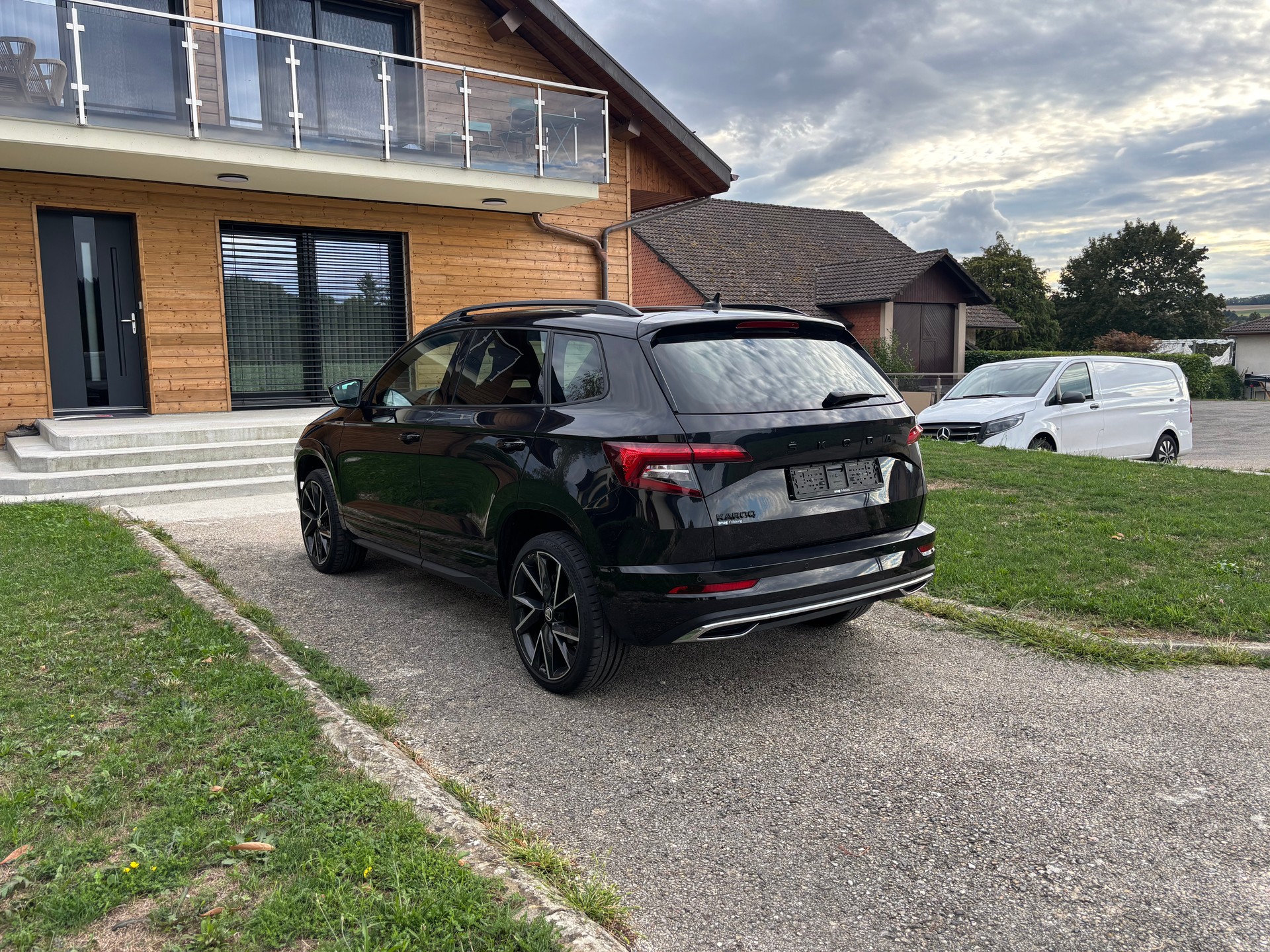 SKODA Karoq 1.5 TSI ACT SportLine DSG-image-2