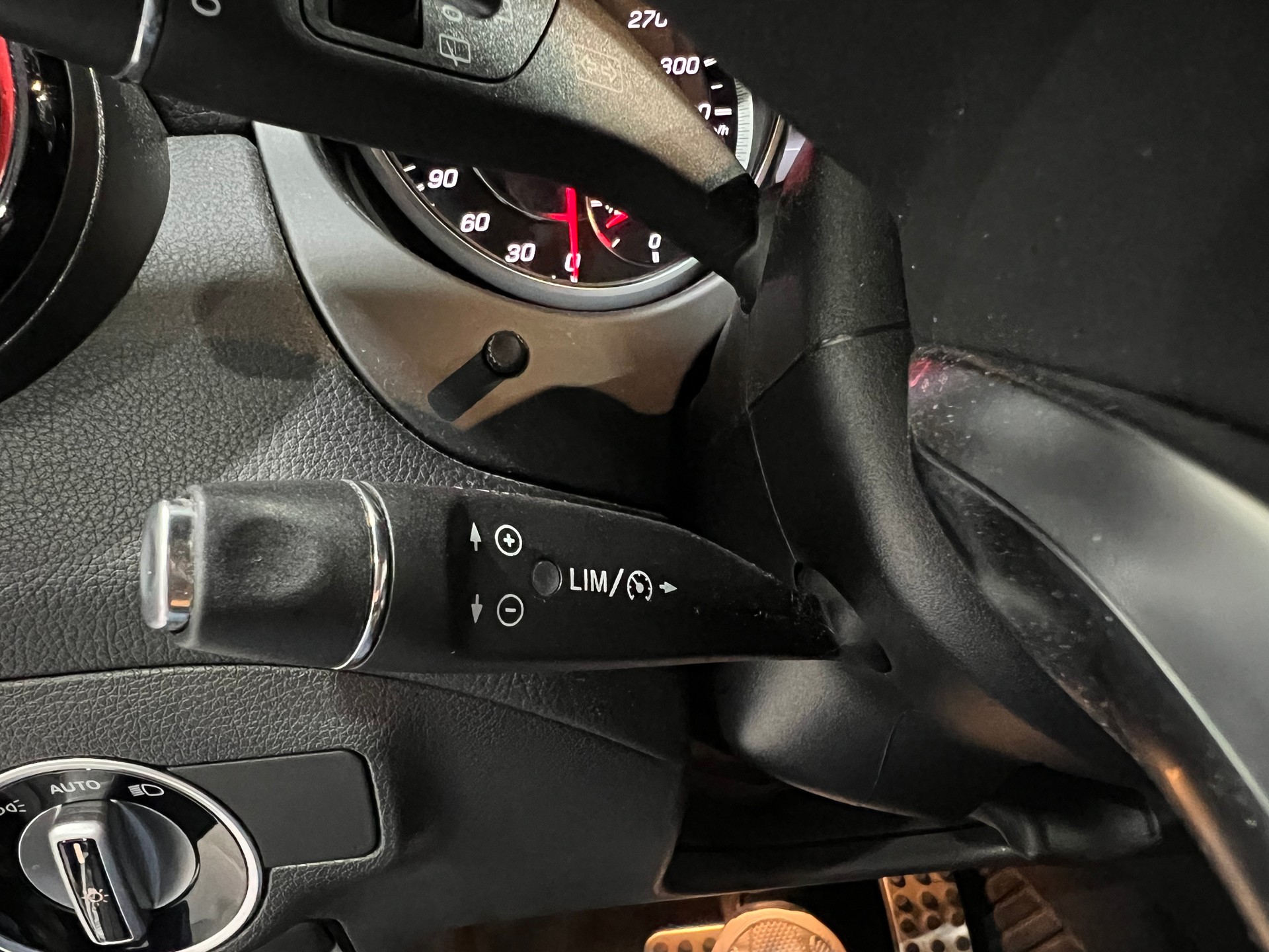 MERCEDES-BENZ GLA 45 AMG 4Matic 7G-DCT**Panodach,Rückfahrtkamera,Frisch ab MFK**-image-13