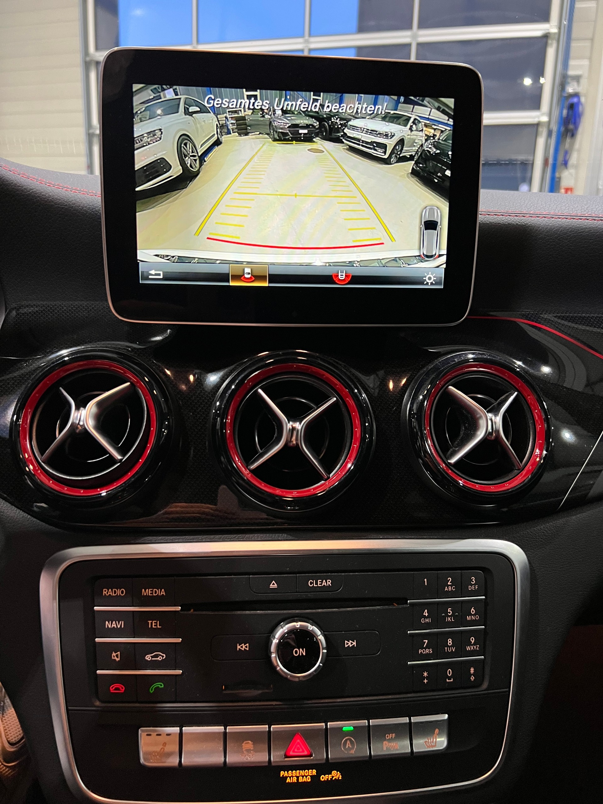 MERCEDES-BENZ GLA 45 AMG 4Matic 7G-DCT**Panodach,Rückfahrtkamera,Frisch ab MFK**-image-10