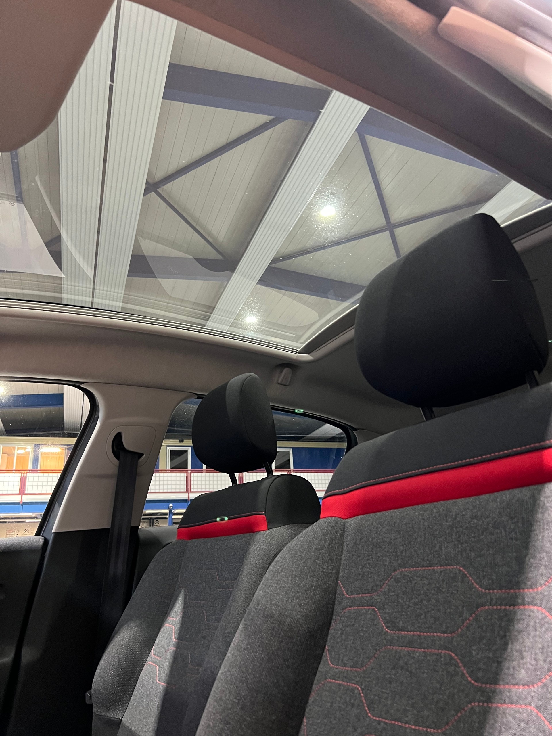 MERCEDES-BENZ GLA 45 AMG 4Matic 7G-DCT**Panodach,Rückfahrtkamera,Frisch ab MFK**-image-11