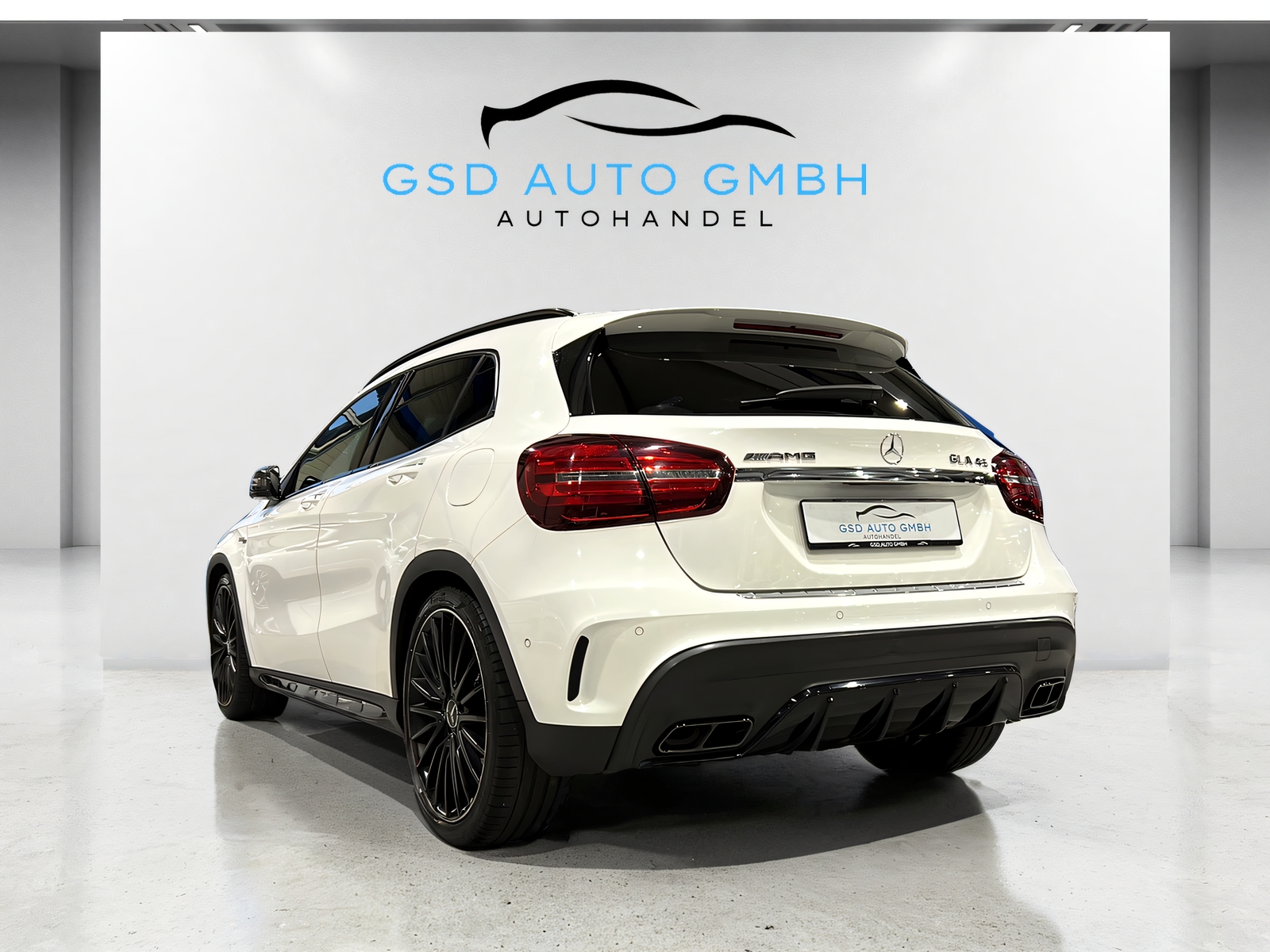 MERCEDES-BENZ GLA 45 AMG 4Matic 7G-DCT**Panodach,Rückfahrtkamera,Frisch ab MFK**-image-2
