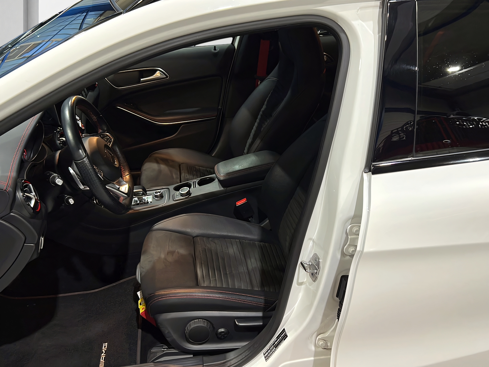 MERCEDES-BENZ GLA 45 AMG 4Matic 7G-DCT**Panodach,Rückfahrtkamera,Frisch ab MFK**-image-7