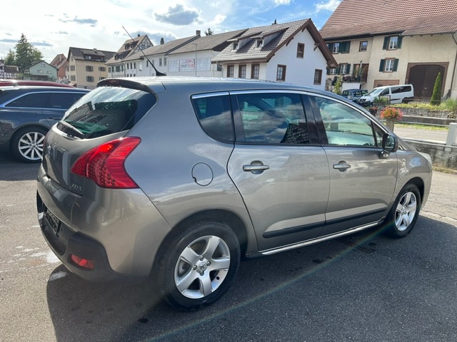 PEUGEOT 3008 1.6 VTi 156 Platinum-showroom-element-2