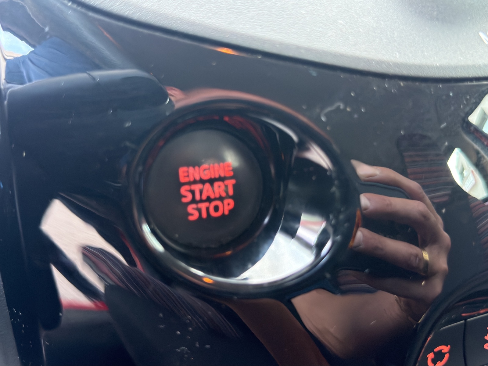 CITROEN C1 1.0 VTi Shine Stop&Start-image-28