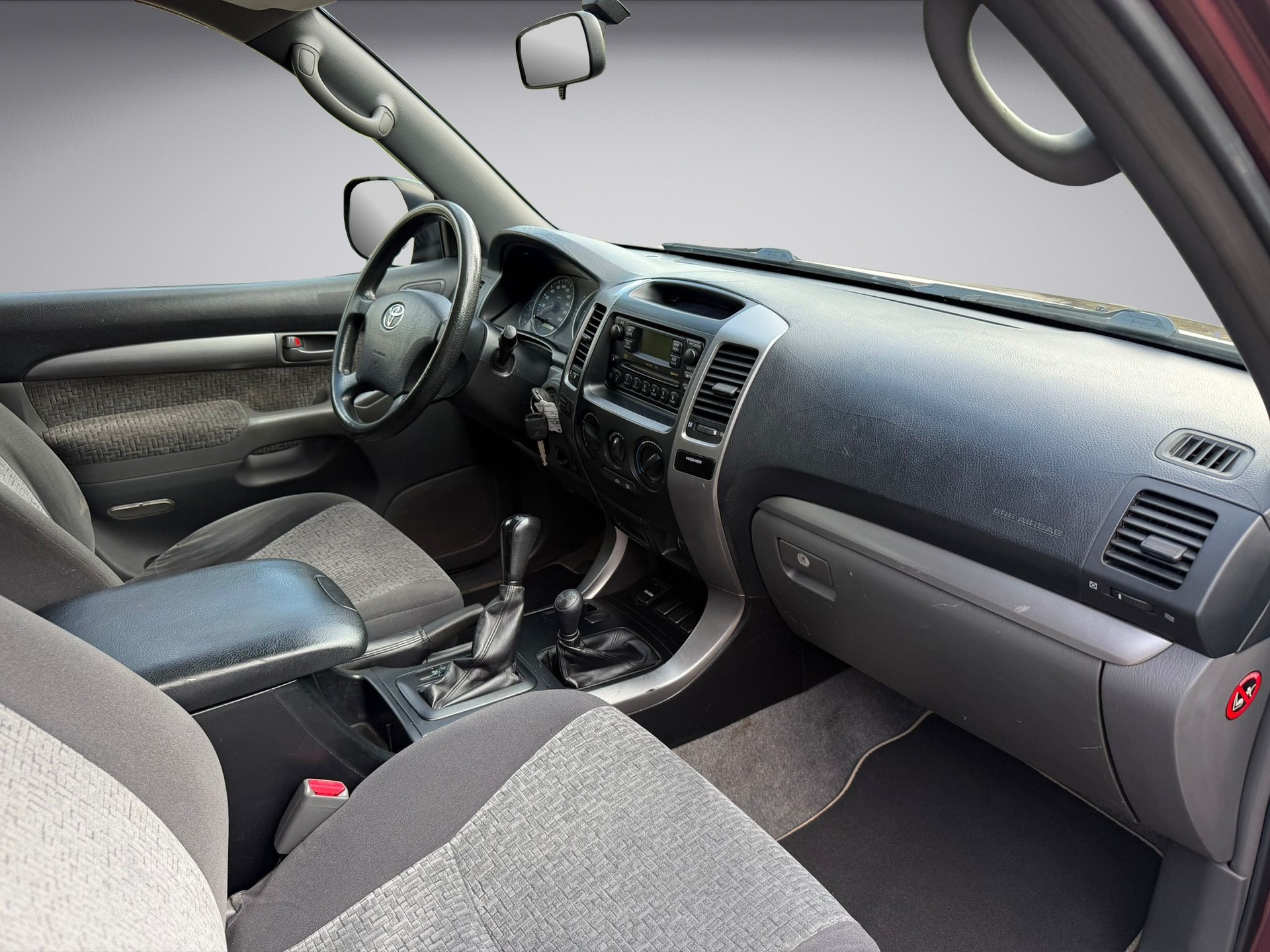 TOYOTA Land Cruiser 3.0 TD Linea Terra 4x4-image-13
