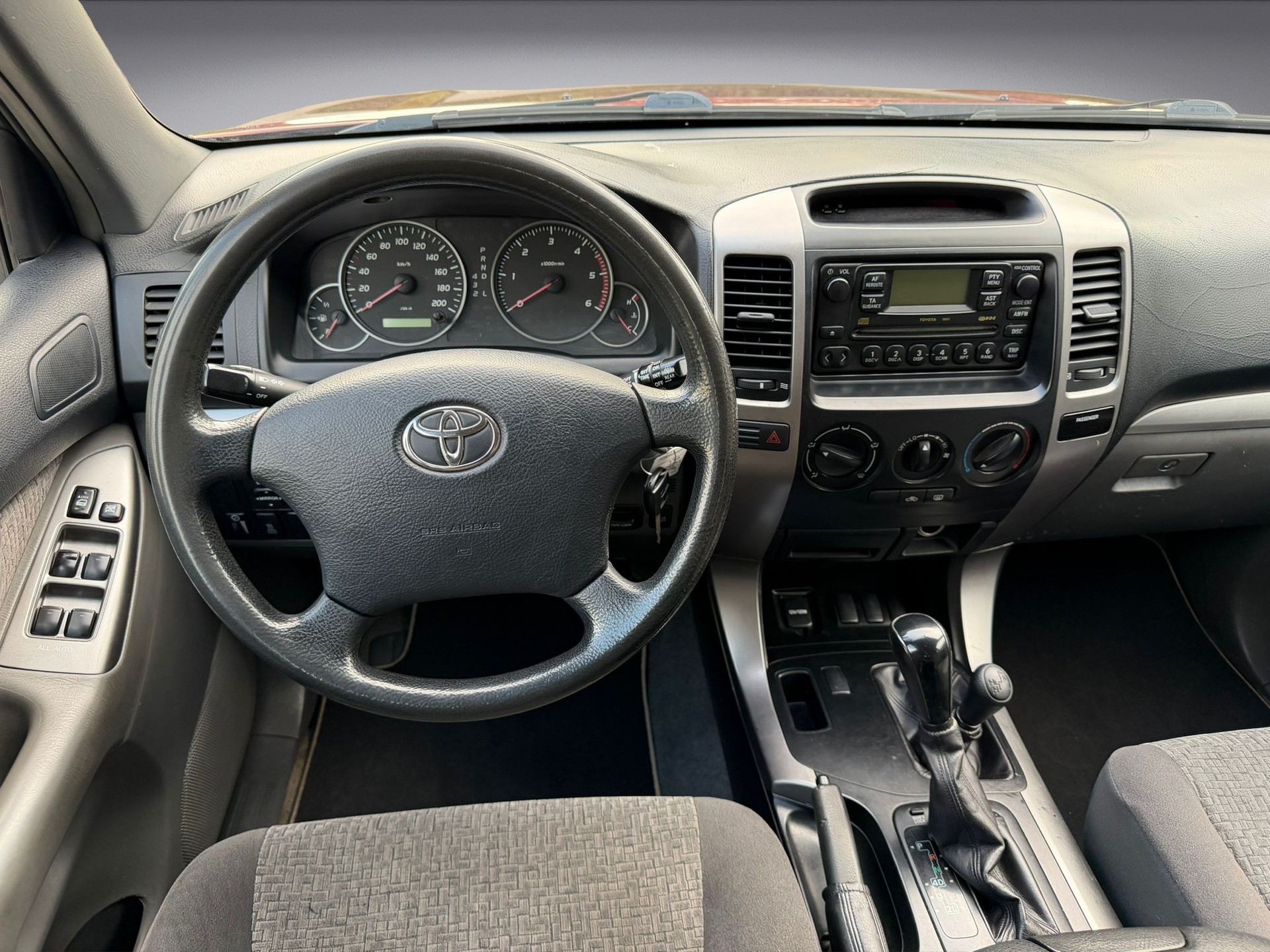TOYOTA Land Cruiser 3.0 TD Linea Terra 4x4-image-7