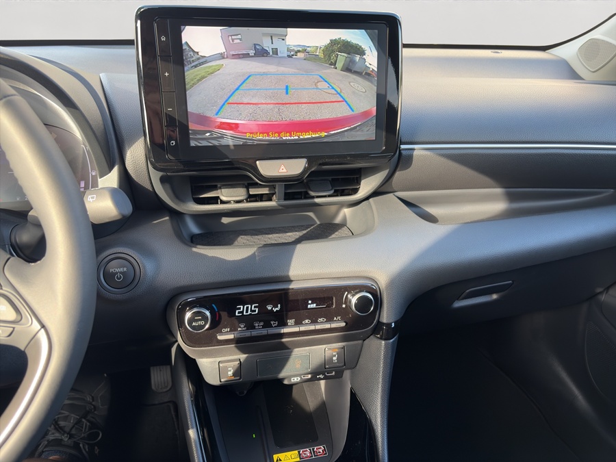 TOYOTA Yaris 1.5 Trend e-CVT-image-12