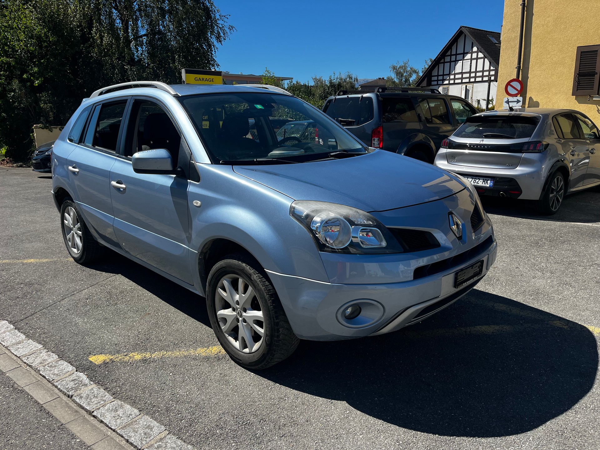 RENAULT Koleos 2.5 Dynamique Luxe 4x4-image-0