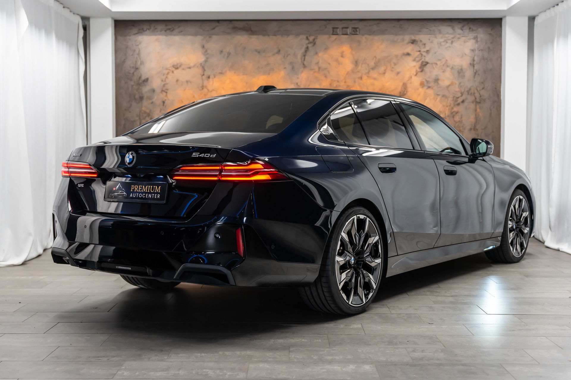 BMW 540d xDrive 48V M Sport Pro Steptronic *M-Performance 21"*Carbon*Panorama*Bowers&Wilkins*-image-5