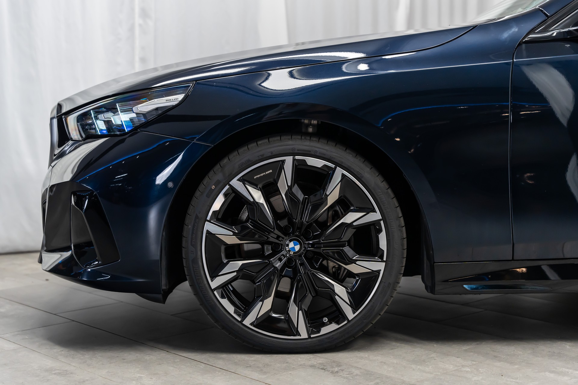 BMW 540d xDrive 48V M Sport Pro Steptronic *M-Performance 21"*Carbon*Panorama*Bowers&Wilkins*-image-4