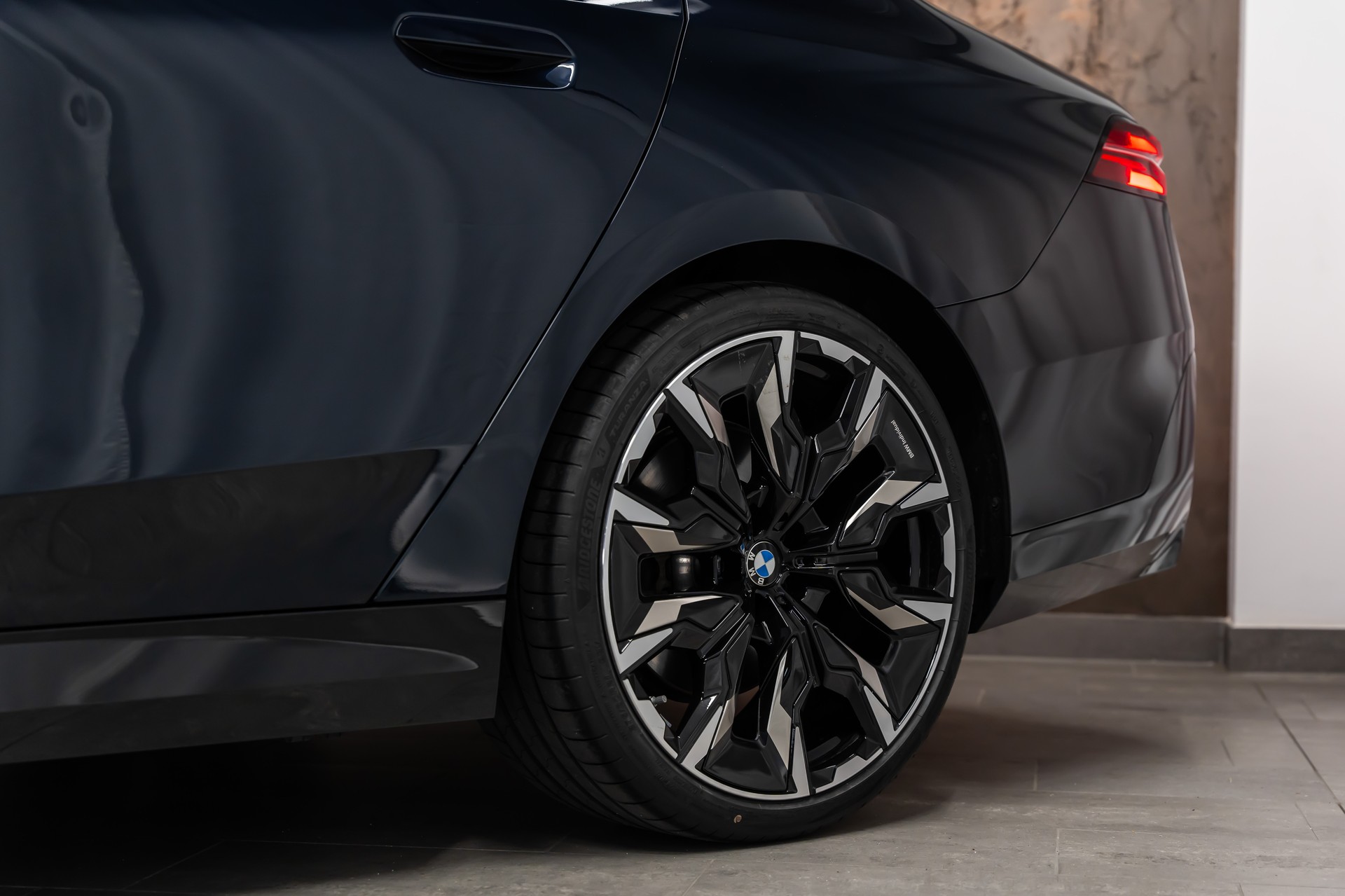 BMW 540d xDrive 48V M Sport Pro Steptronic *M-Performance 21"*Carbon*Panorama*Bowers&Wilkins*-image-7