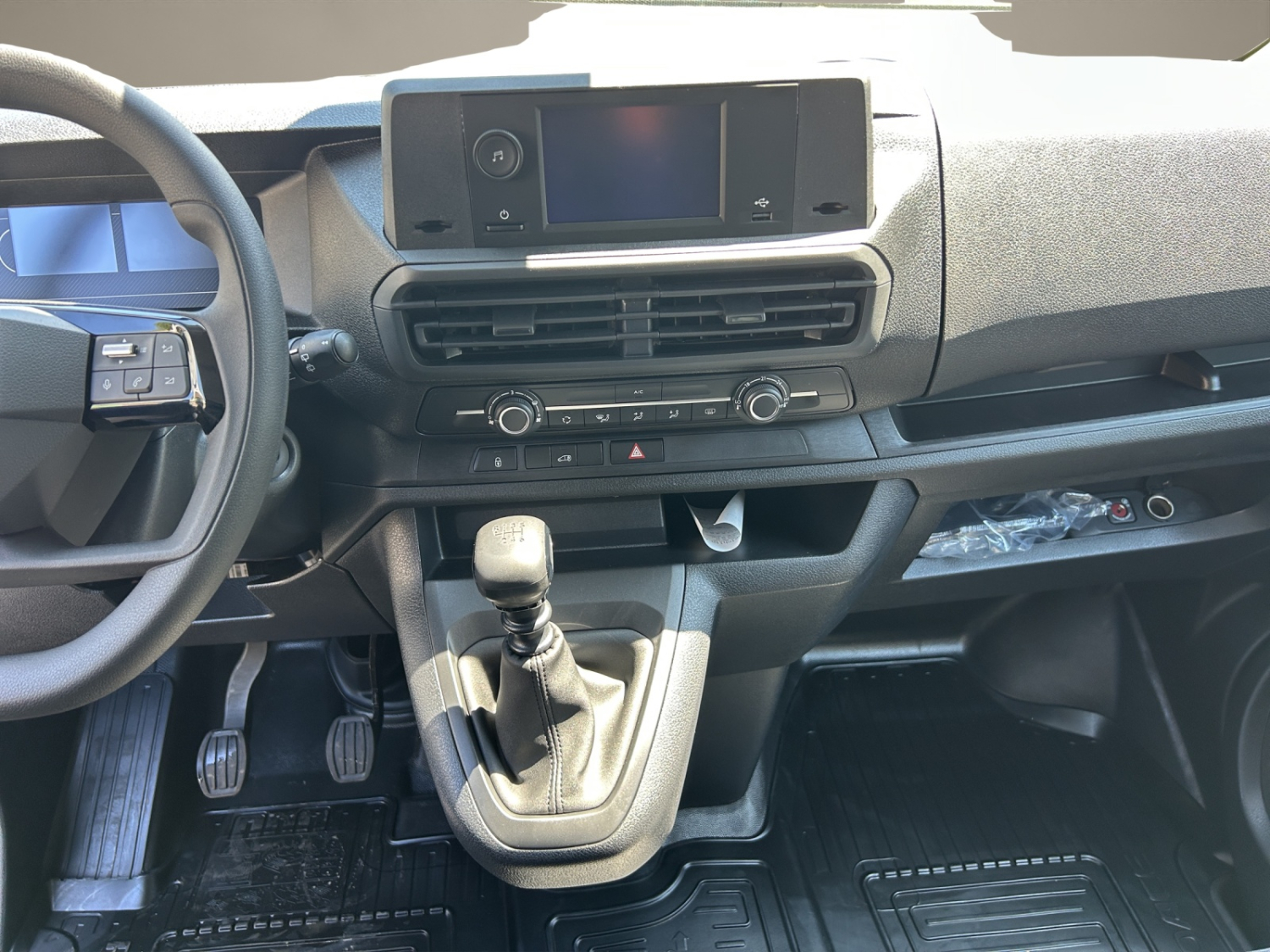 TOYOTA PROACE Van L2 2.0 D Active-image-10