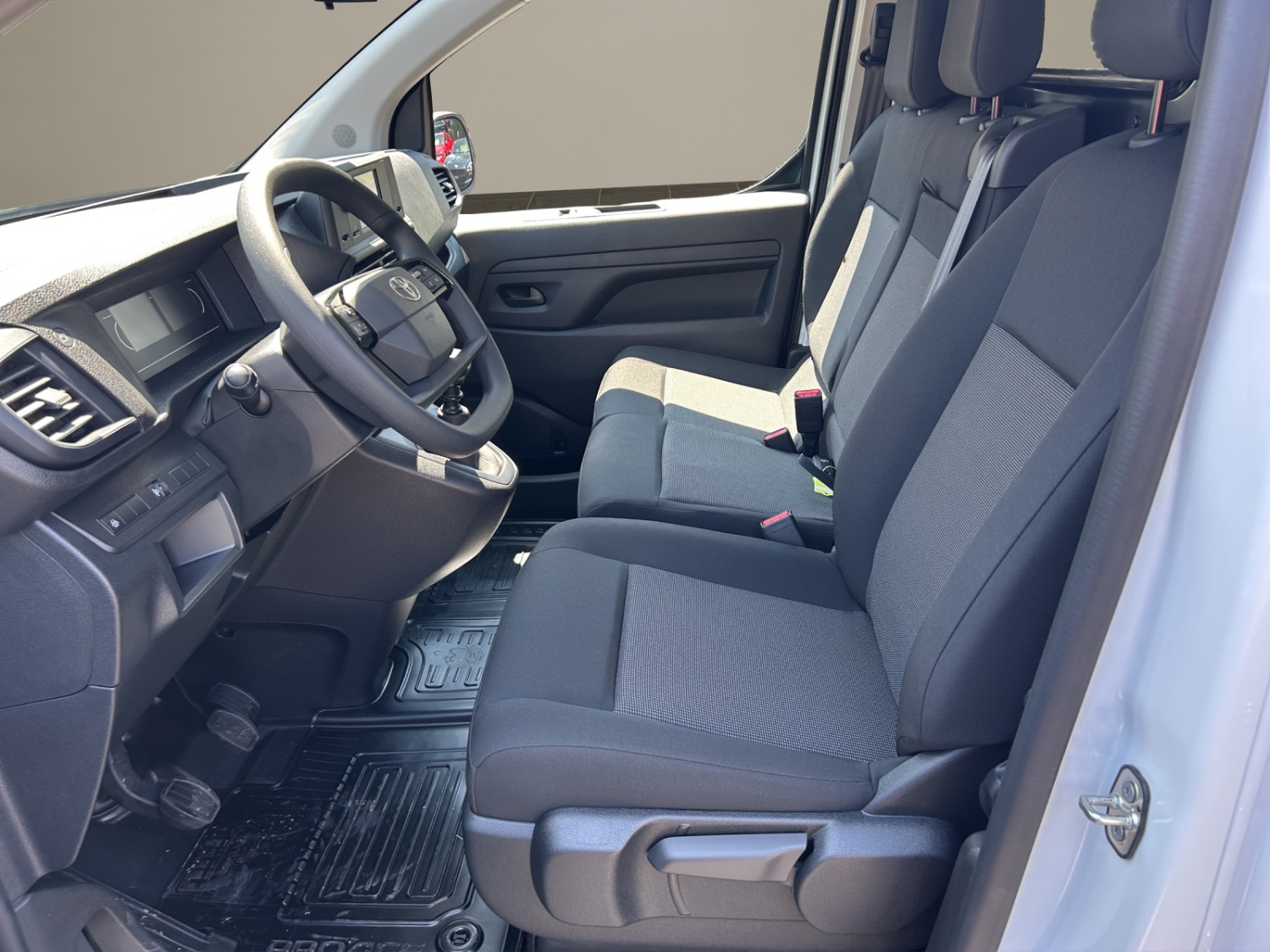 TOYOTA PROACE Van L2 2.0 D Active-image-9