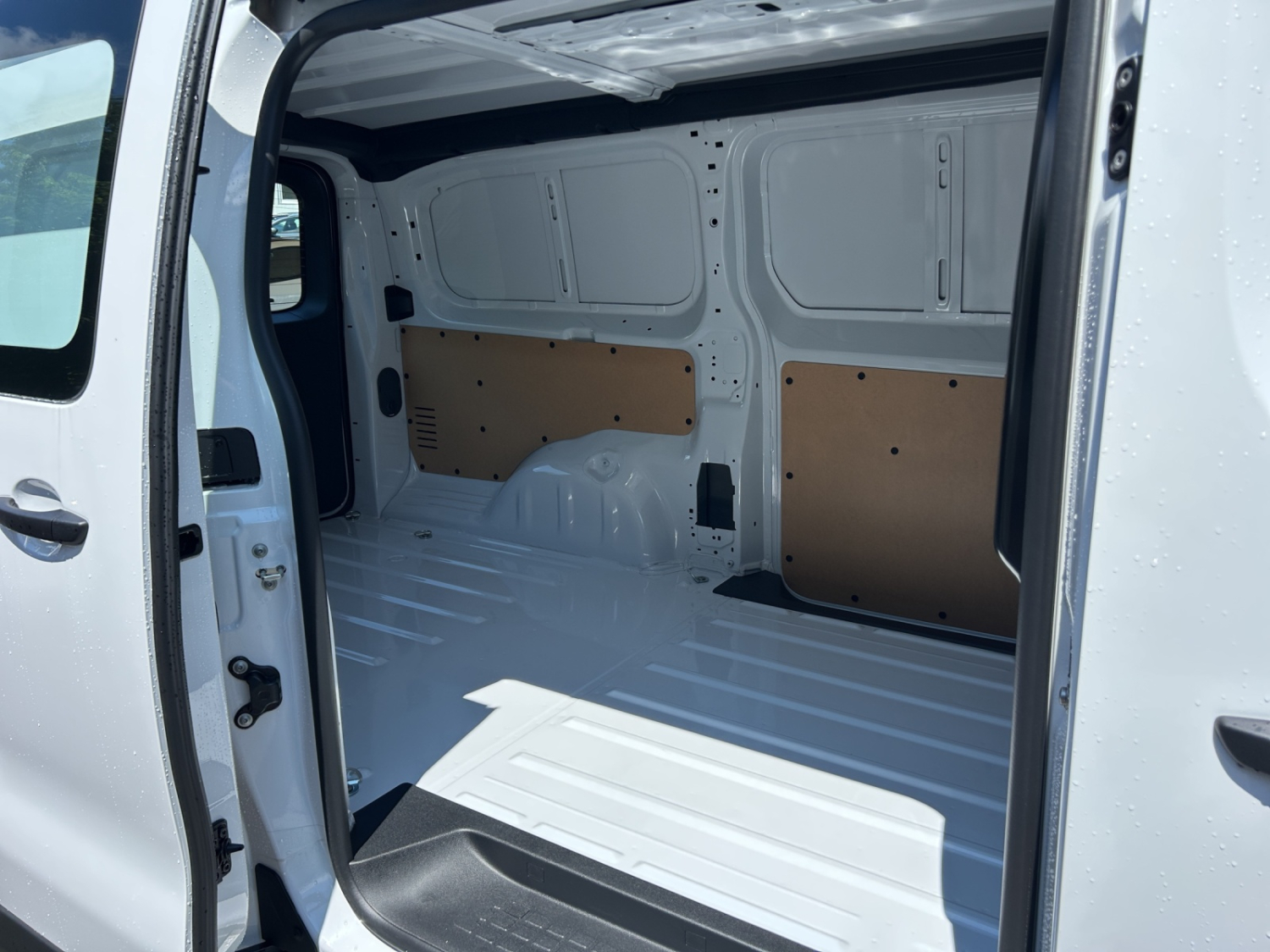TOYOTA PROACE Van L2 2.0 D Active-image-12