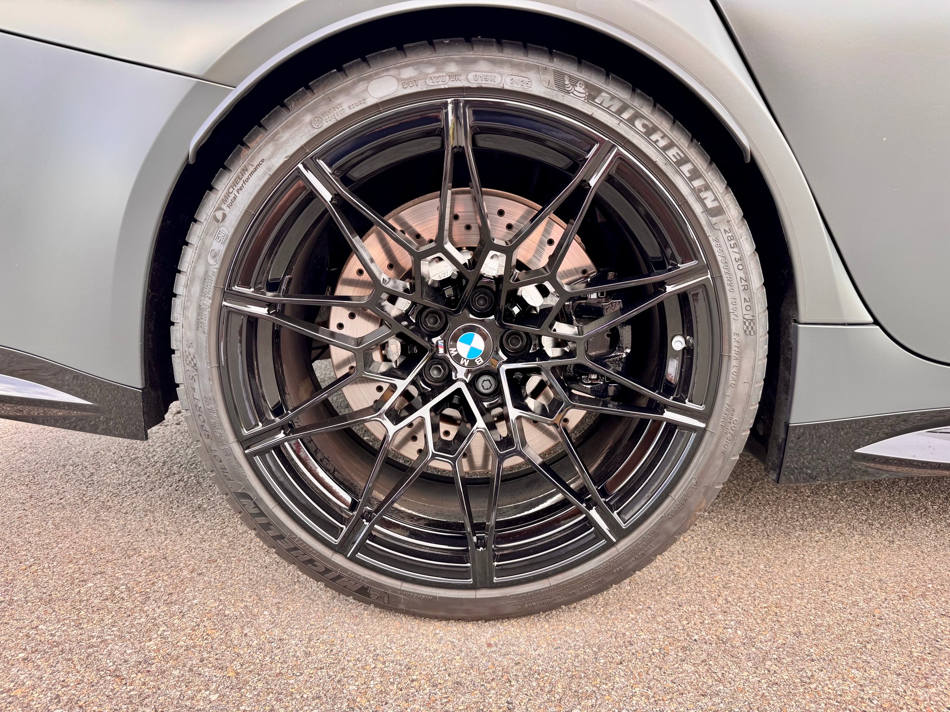 BMW M3 Competition xDrive-image-4