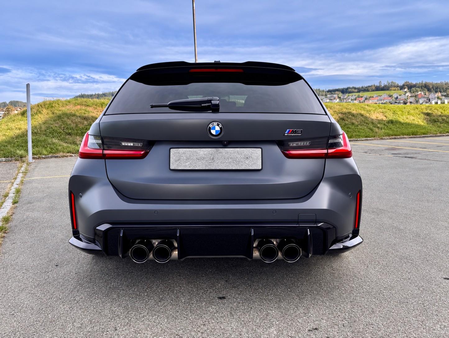 BMW M3 Competition xDrive-image-3