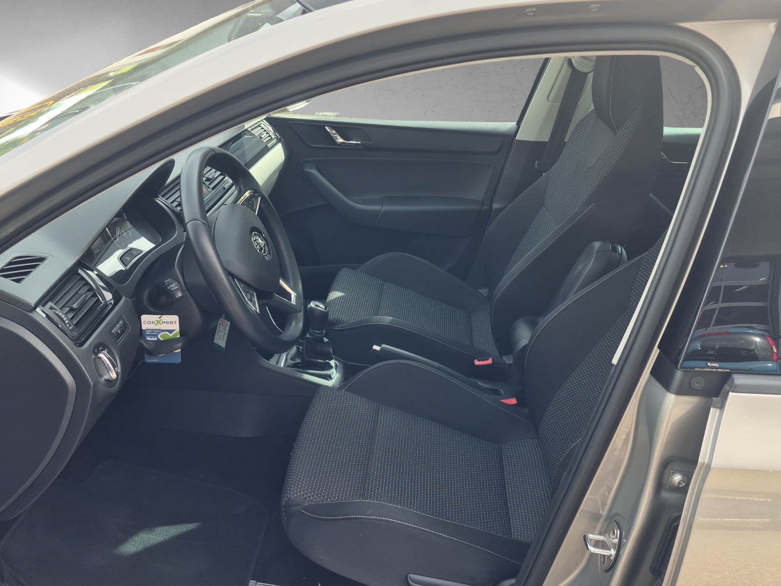SKODA Rapid Spaceback 1.2 TSI Elegance-image-8