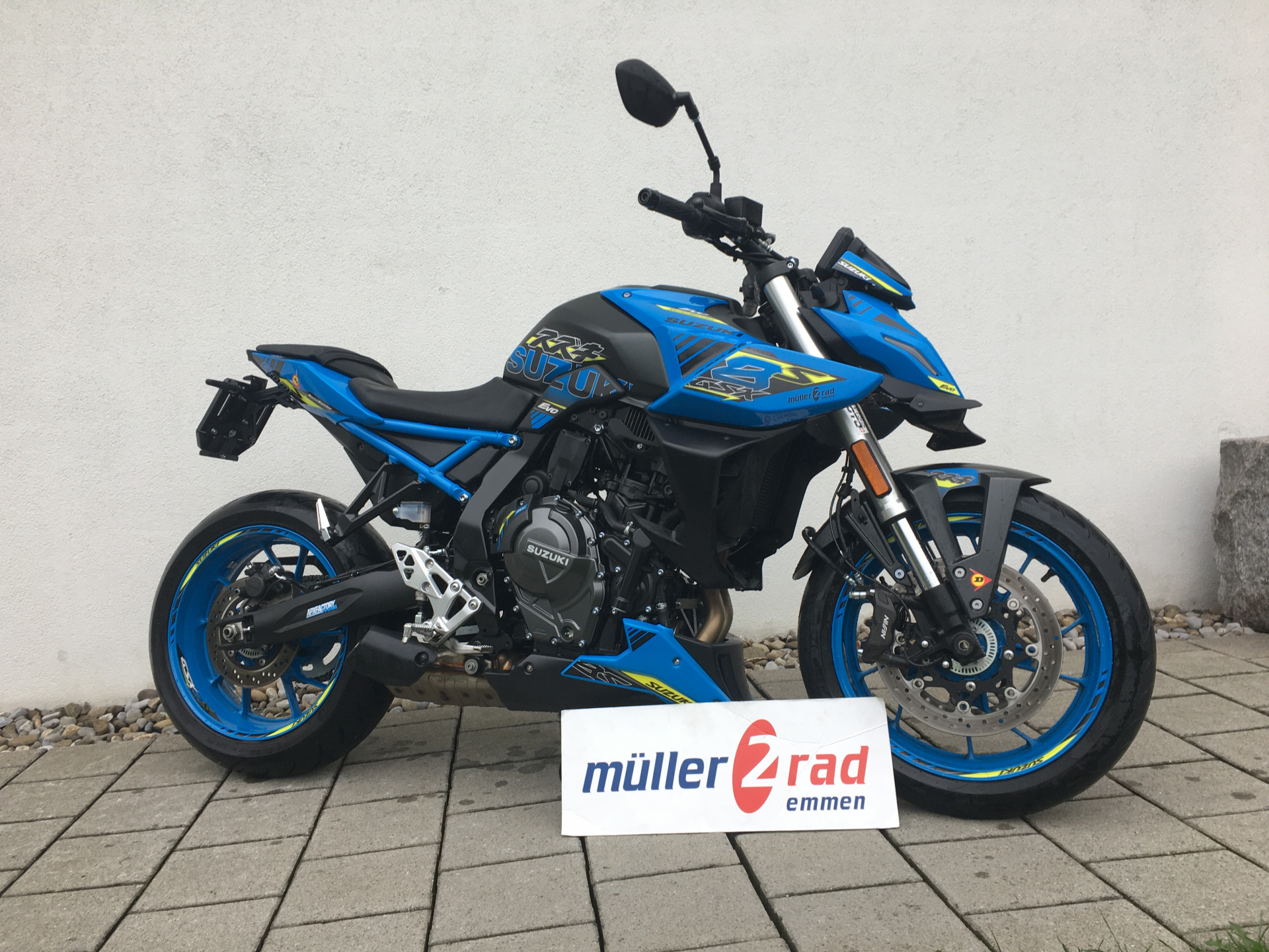 SUZUKI GSX-8S EVO