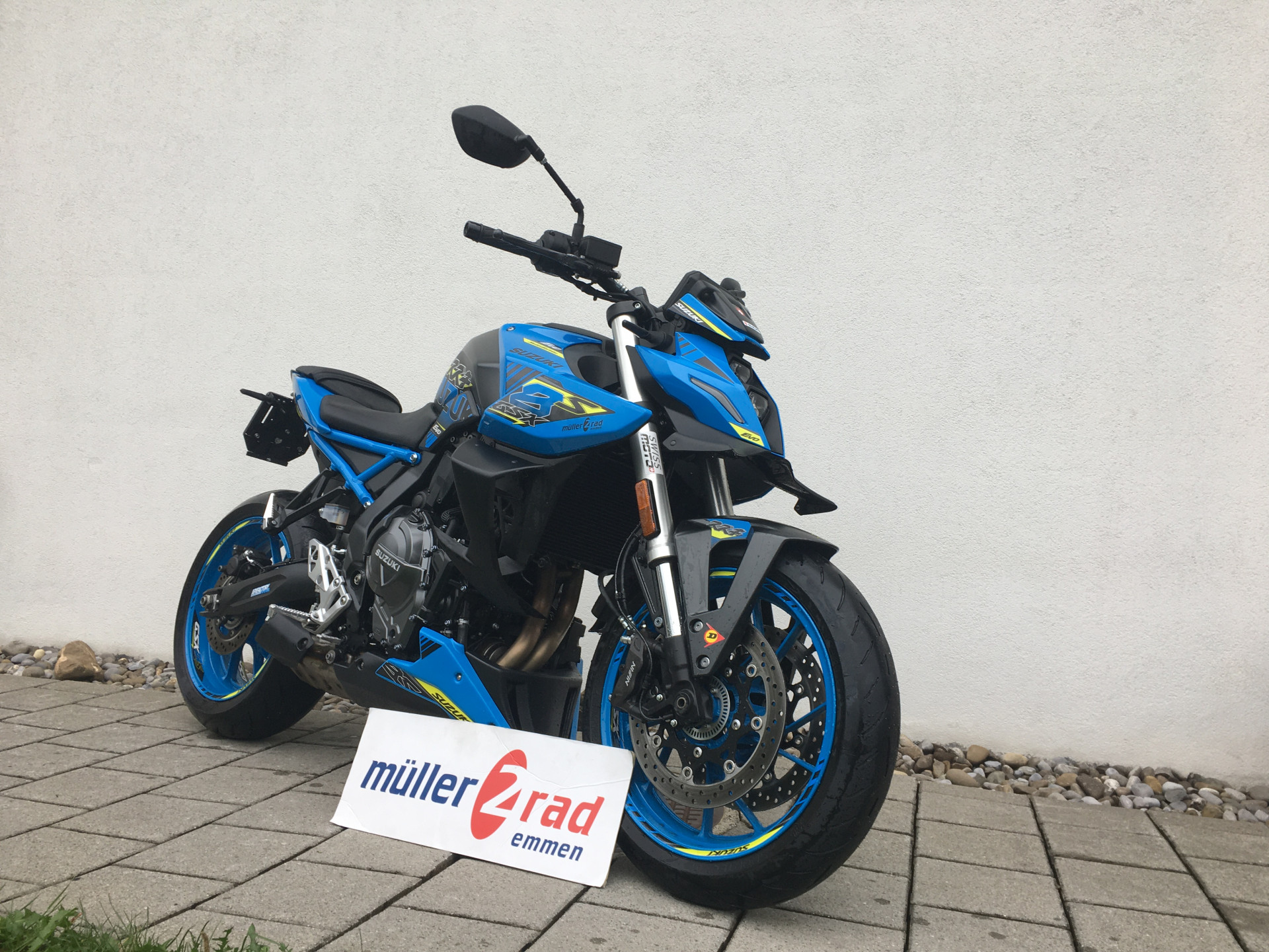 SUZUKI GSX-8S EVO-showroom-element-2