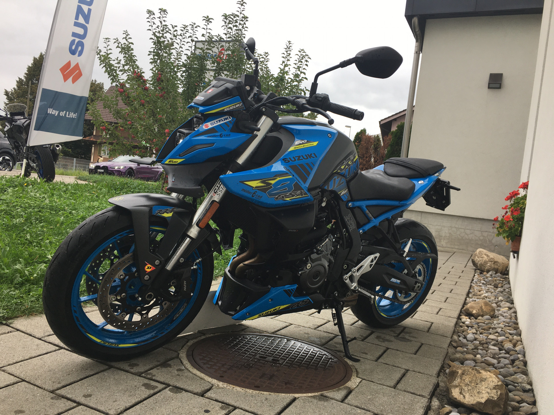 SUZUKI GSX-8S EVO-showroom-element-3