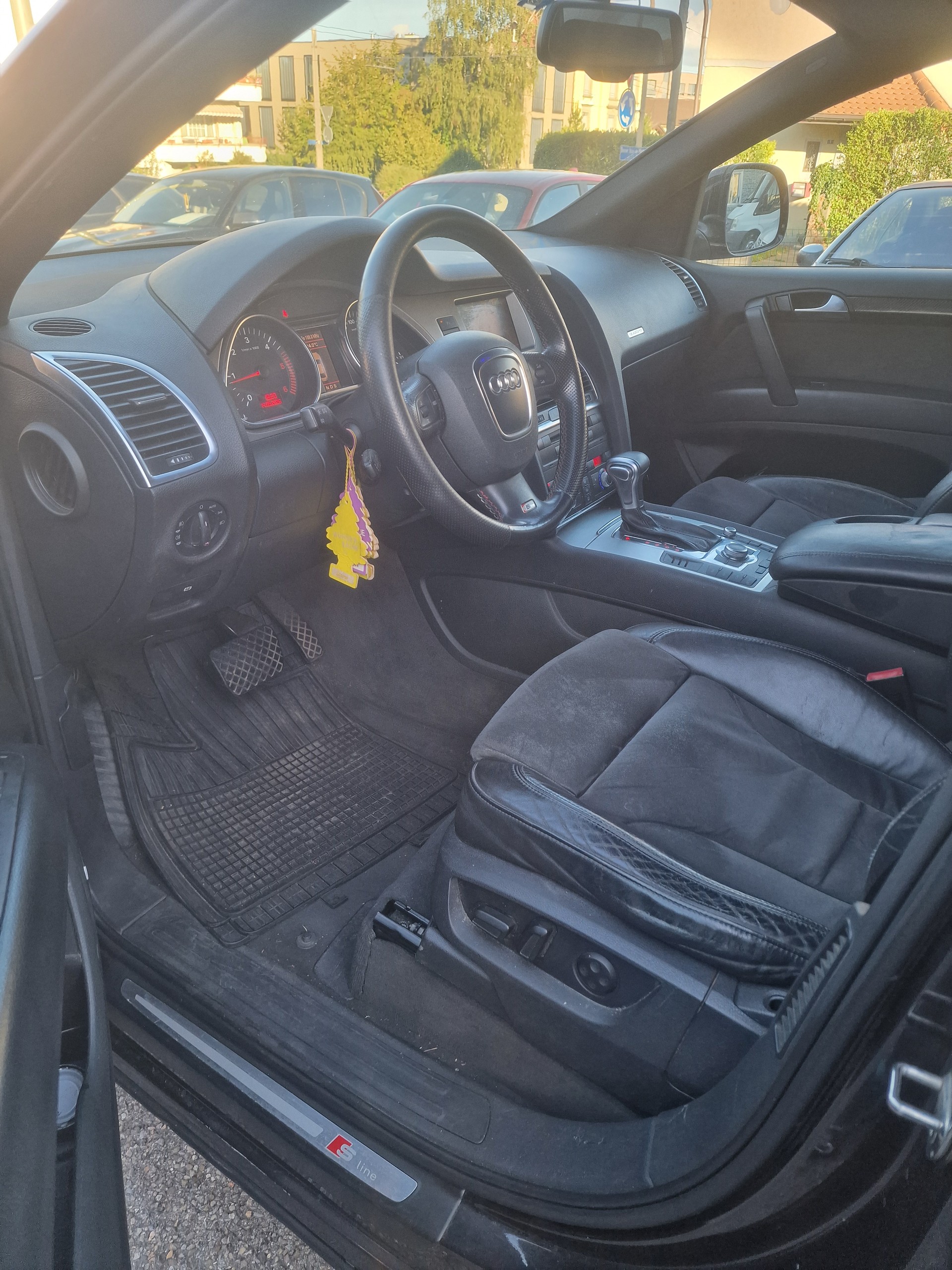 AUDI Q7 3.0 TDI quattro tiptronic-image-8