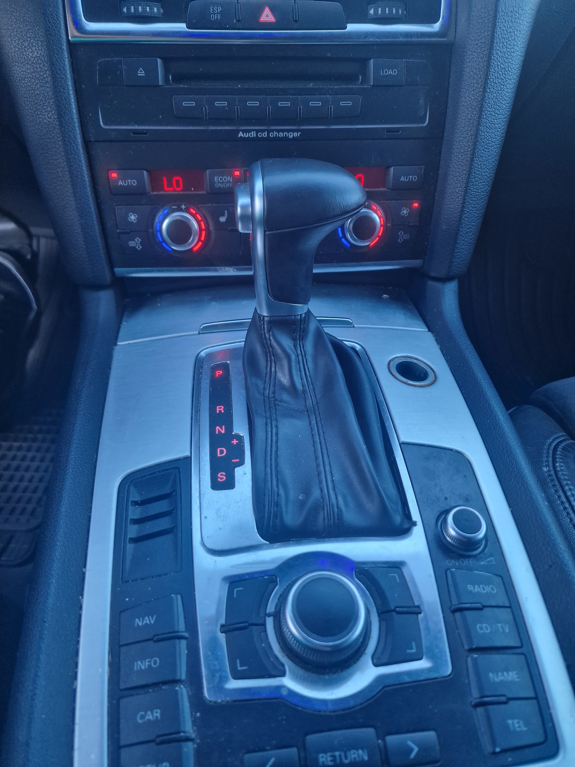 AUDI Q7 3.0 TDI quattro tiptronic-image-14
