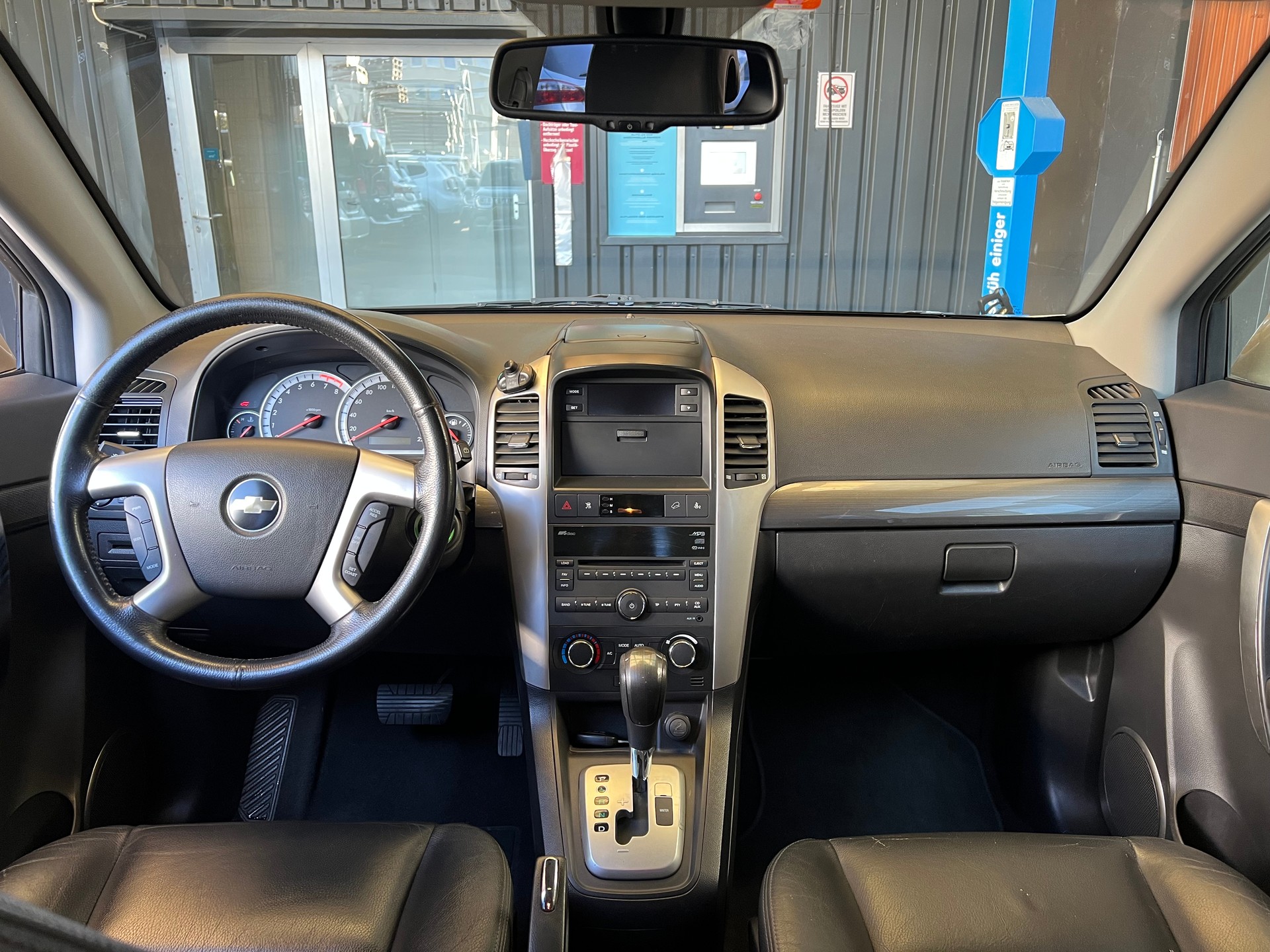 CHEVROLET Captiva 3.2 V6 LT Executive 4WD Automatic-image-4