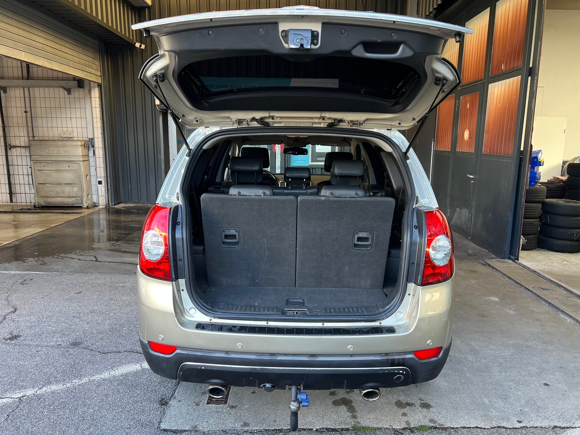 CHEVROLET Captiva 3.2 V6 LT Executive 4WD Automatic-image-9