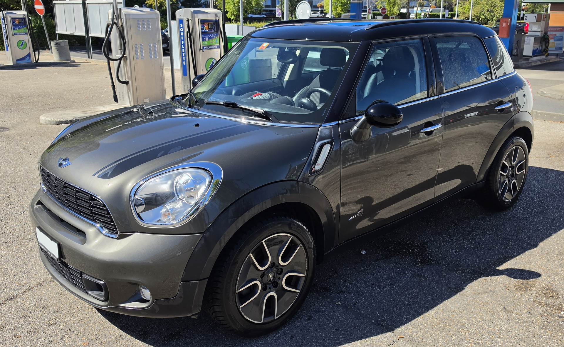 MINI 1.6i Cooper S ALL4-image-0