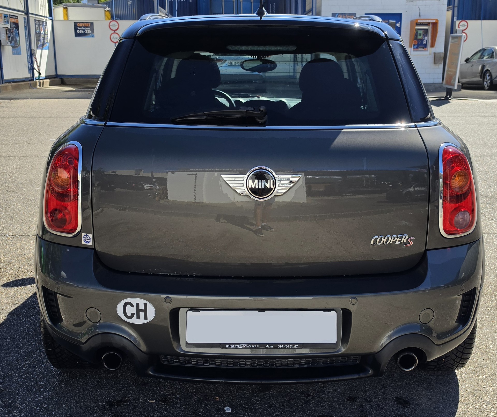 MINI 1.6i Cooper S ALL4-image-3