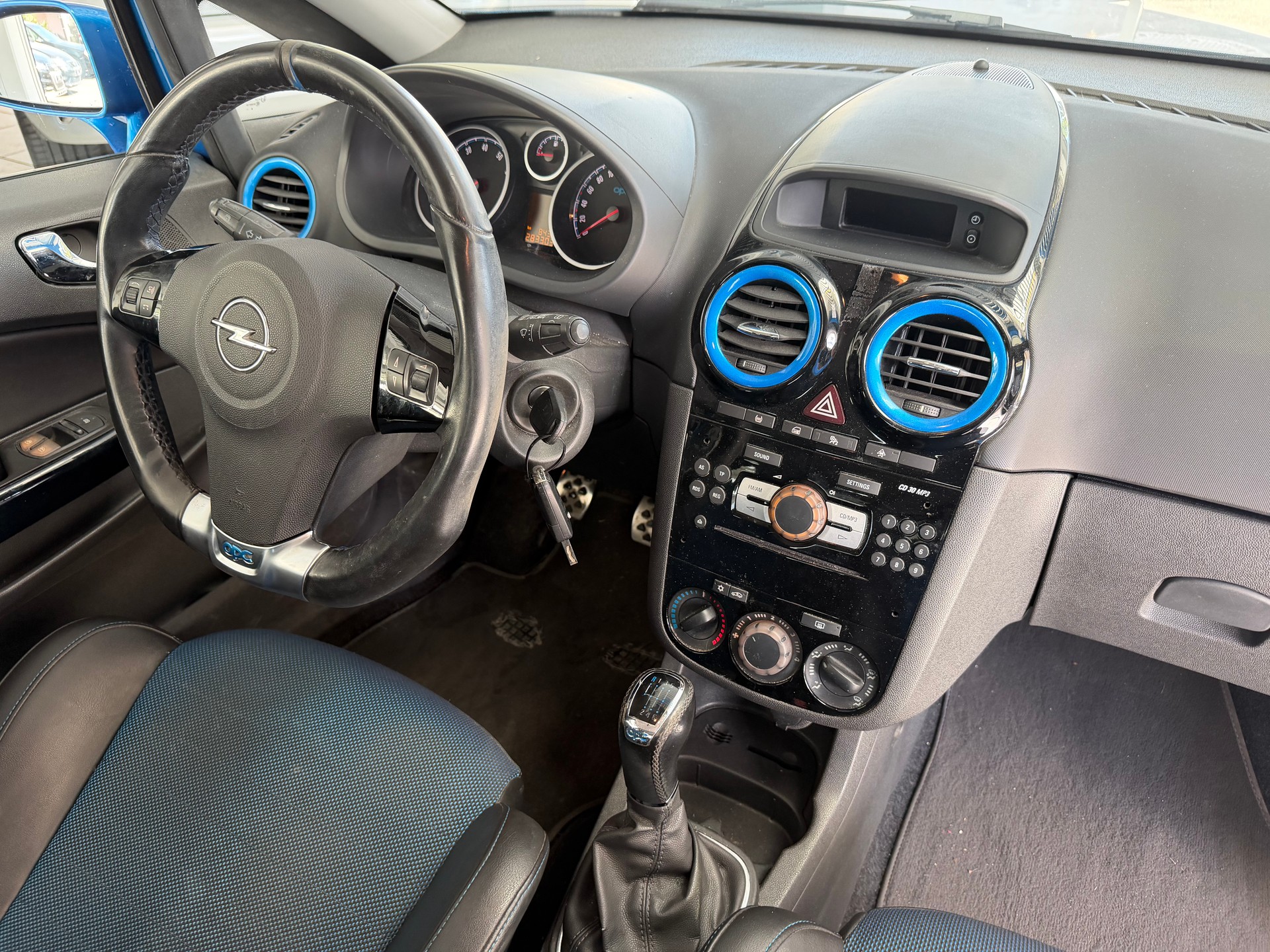 OPEL Corsa 1.6 Turbo OPC-image-14