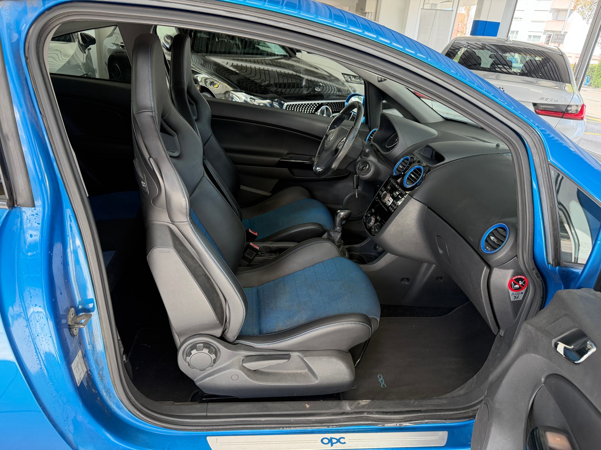 OPEL Corsa 1.6 Turbo OPC-image-15