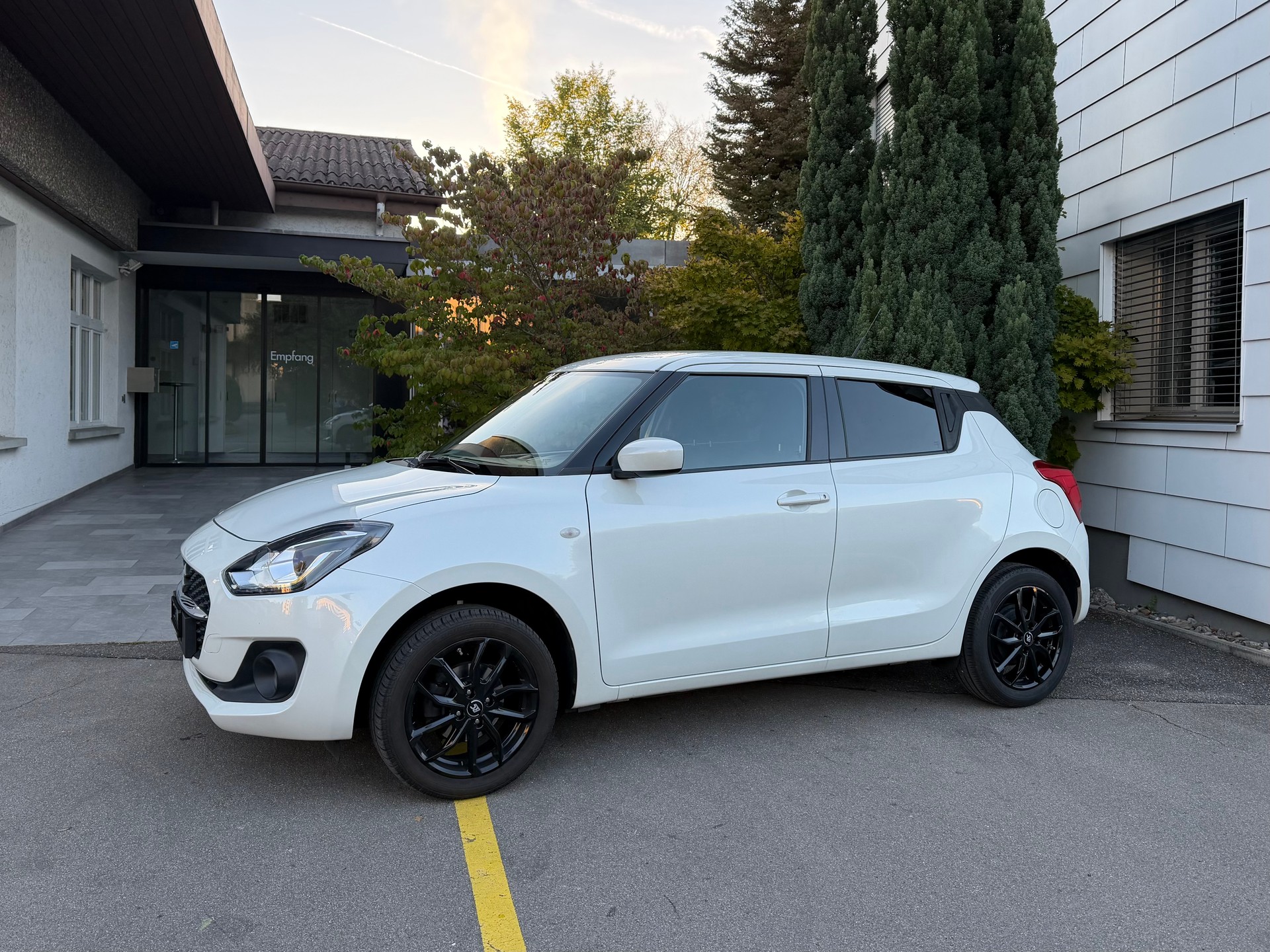 SUZUKI Swift 1.2 Compact Top 4x4 Hybrid *Top-Ausstattung*aus 1. Hand*Servicegepflegt*