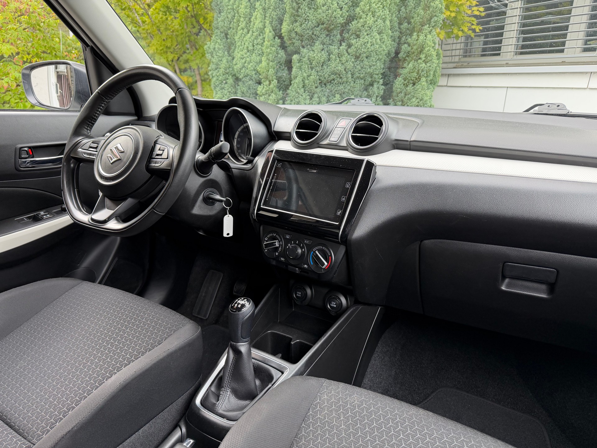 SUZUKI Swift 1.2 Compact Top 4x4 Hybrid *Top-Ausstattung*aus 1. Hand*Servicegepflegt*-image-6