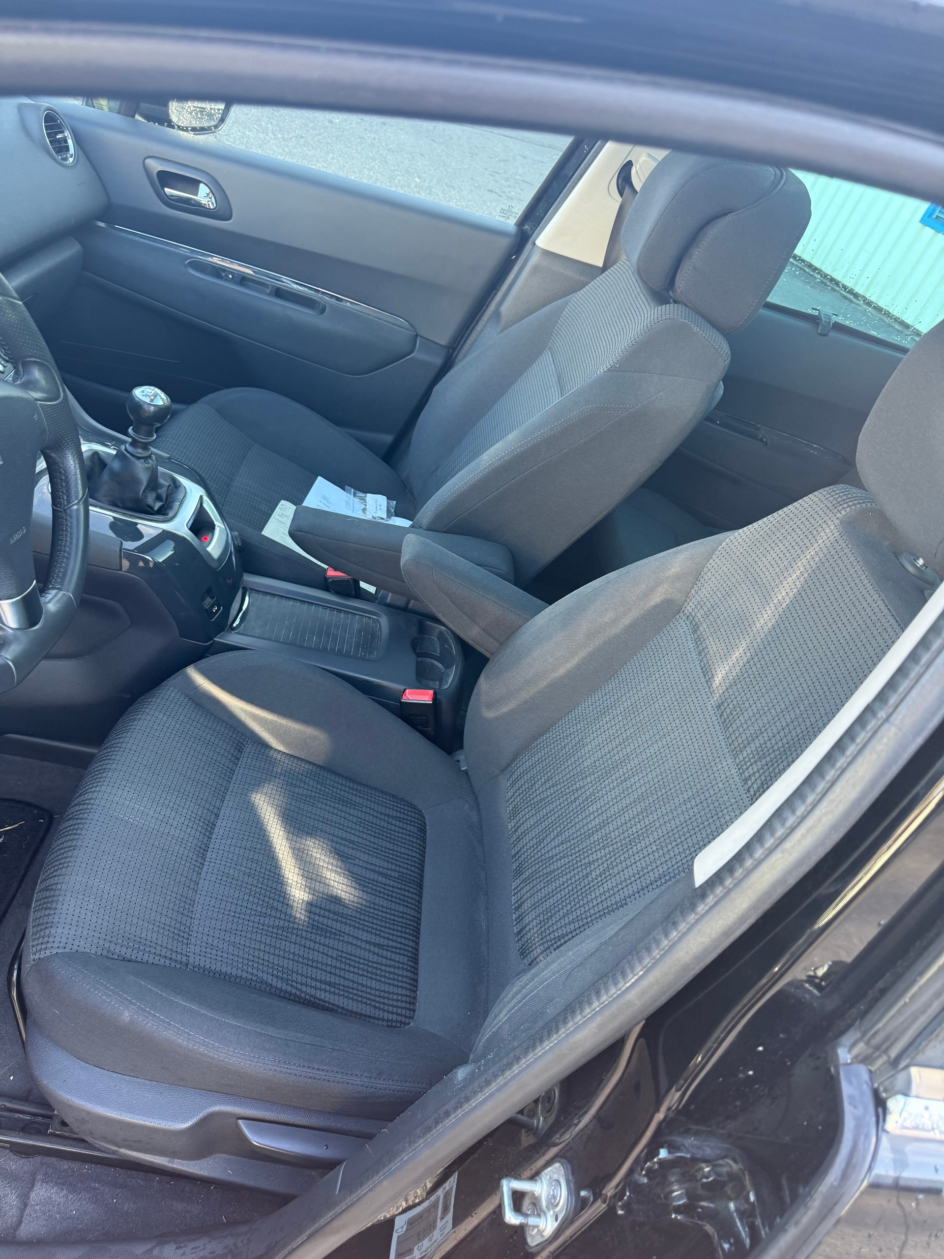 PEUGEOT 5008 1.6 16V T Active-image-7