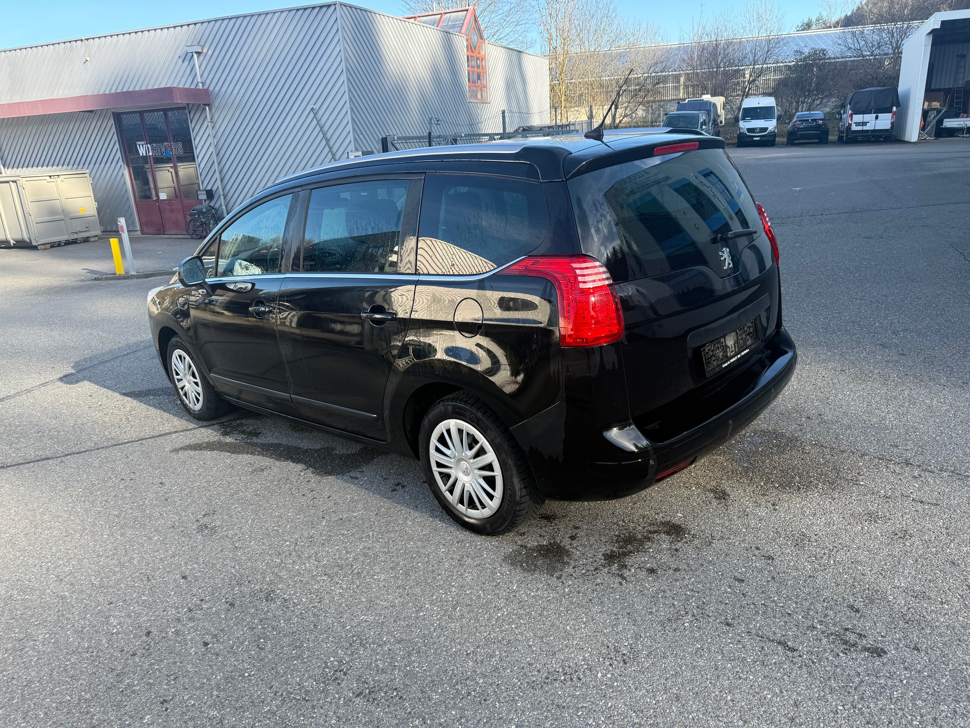 PEUGEOT 5008 1.6 16V T Active-image-5