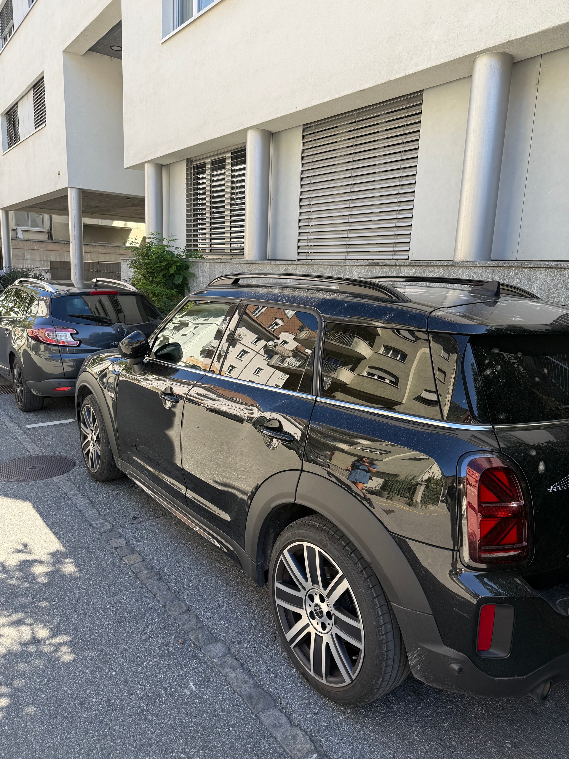 MINI 2.0i Cooper S ALL4-image-1