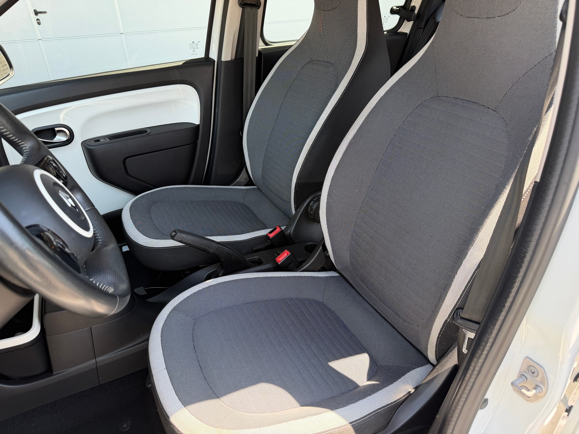 RENAULT Twingo 0.9 TCe 90 City-image-6